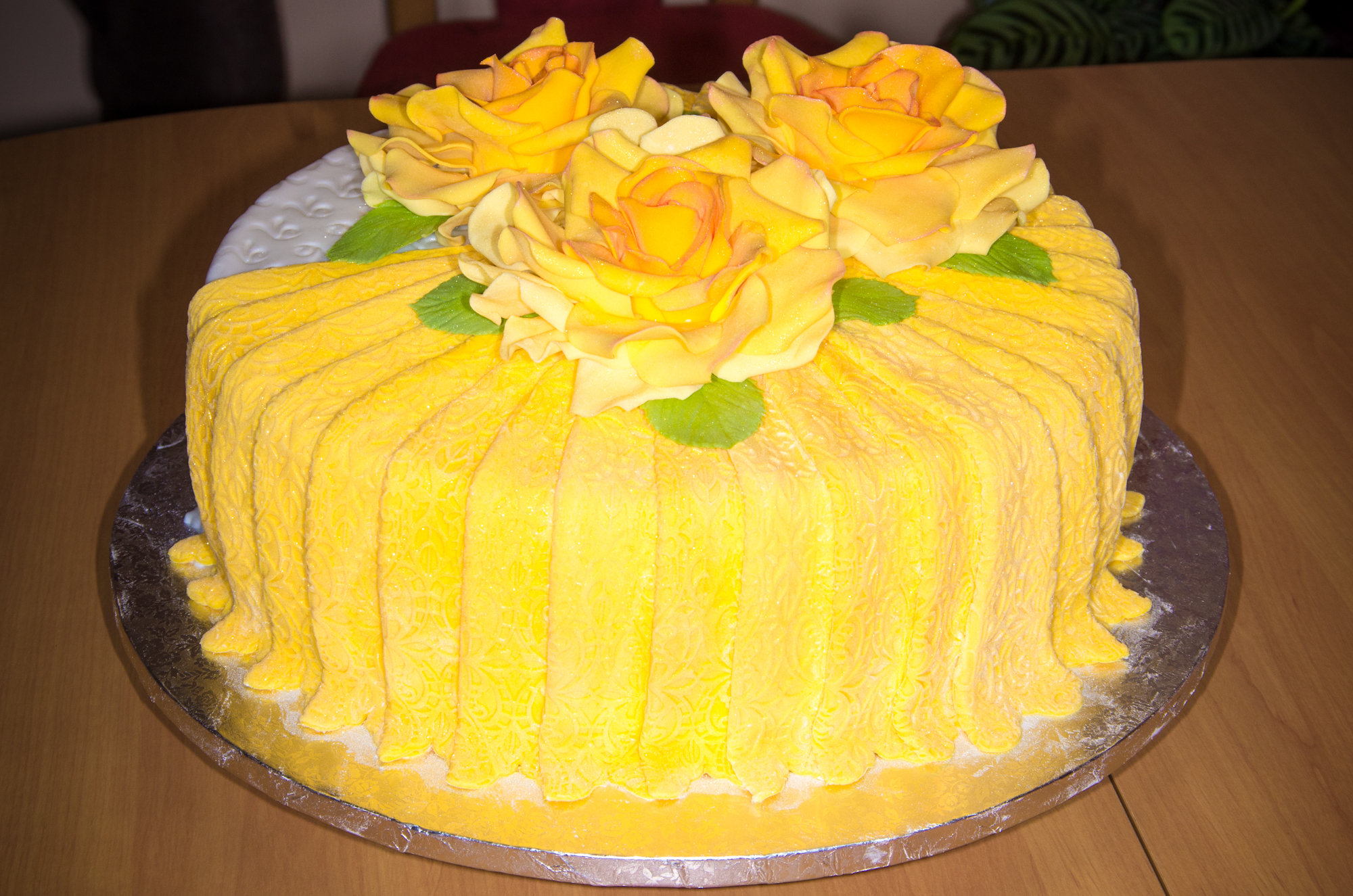 Gelber Vorhang – Kuchentraum